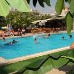 Club Dena Lejlighedshotel 3*