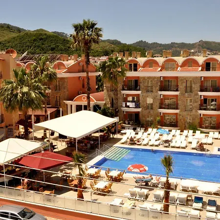 Aparthotel Club Dena 3*