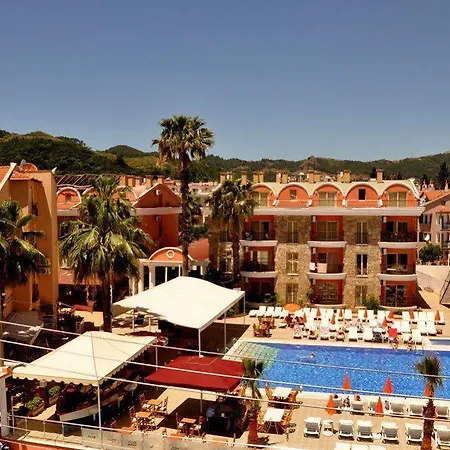 Club Dena Μαρμαρίς